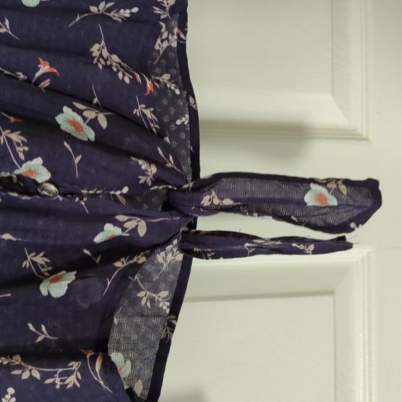 Sky and Sparrow blue floral top size XS - Picture 3 of 4